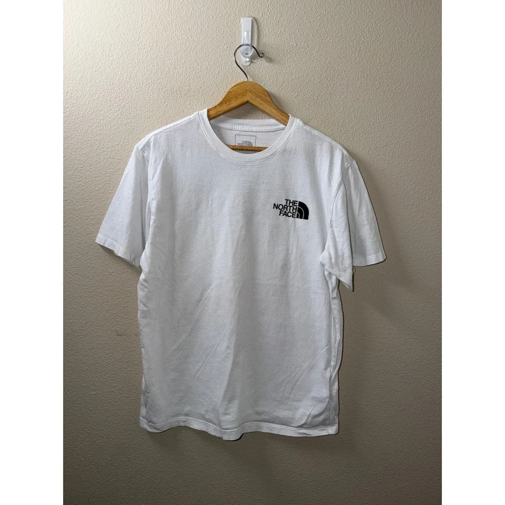 Men's North Face Shirt Size Medium